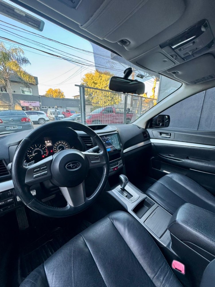 Subaru Legacy Premium — foto 9